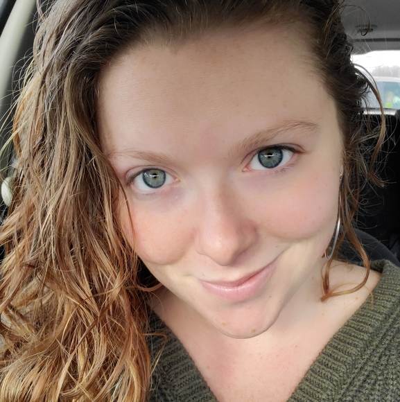 Meet your Posher, Courtney - Picture 1 of 1